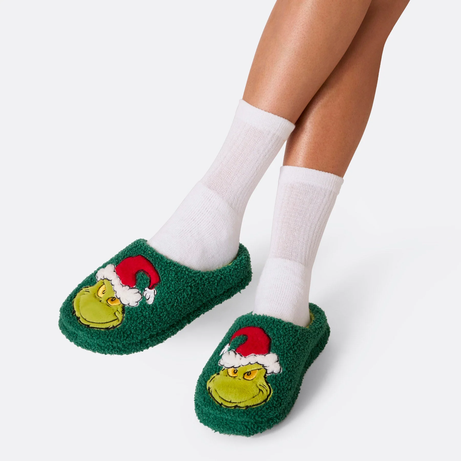 The Grinch Slippers - Image 4